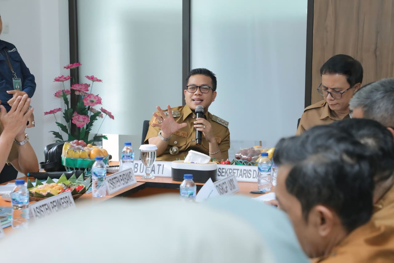 Bupati Bandung Minta Diskop UMKM Tingkatkan Penerima Program Dana Bergulir Tanpa Bunga Tanpa Jaminan